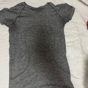 lululemon athletica Gray Short Sleeve Tee